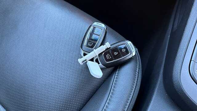 Hyundai KONA 1.6 GDi Hybrid Ultimate 5dr DCT Hybrid Hatchback