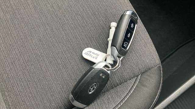 Hyundai KONA 150kW Premium 64kWh 5dr Auto Electric Hatchback