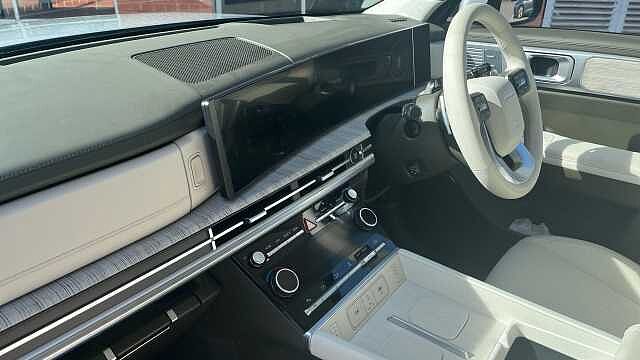 Hyundai SANTA FE 1.6 TGDi Plug-in Hybrid Ultimate 5dr 4WD Auto Estate
