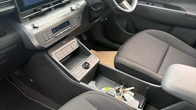 Hyundai KONA 160kW Advance 65kWh 5dr Auto Electric Hatchback White