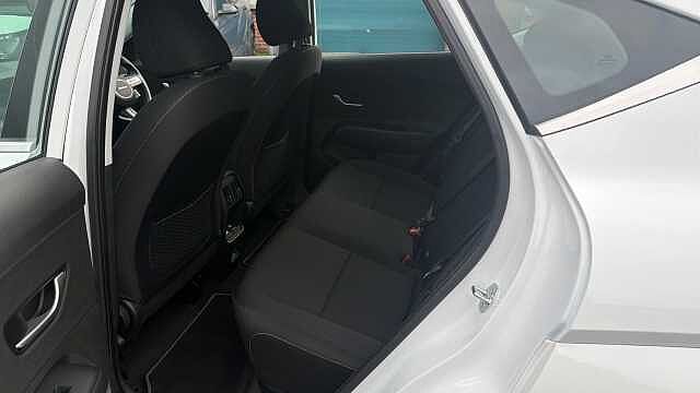 Hyundai KONA 160kW Advance 65kWh 5dr Auto Electric Hatchback White