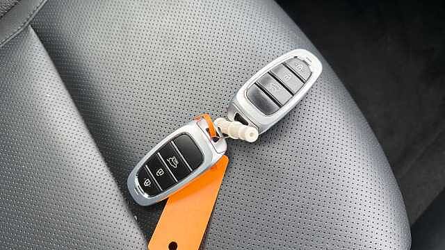 Hyundai TUCSON 1.6 TGDi 48V MHD 180 Ultimate 5dr 4WD DCT Petrol Estate