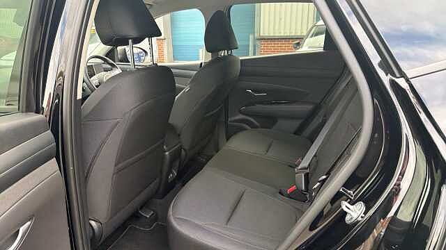 Hyundai TUCSON 1.6T Hybrid Advance 5dr Auto Hybrid Estate Black
