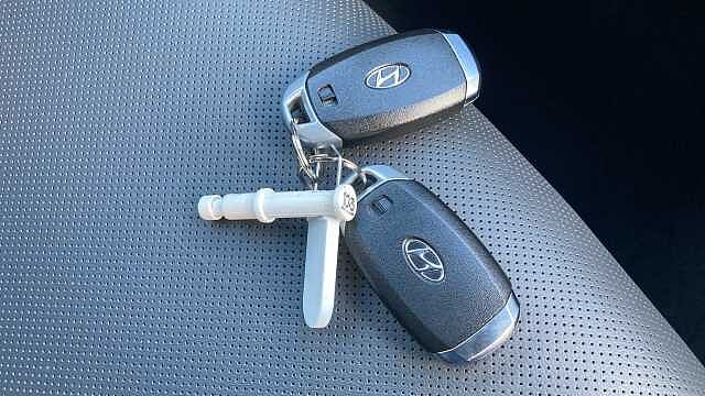 Hyundai KONA 1.6 GDi Hybrid Ultimate 5dr DCT Hybrid Hatchback Black