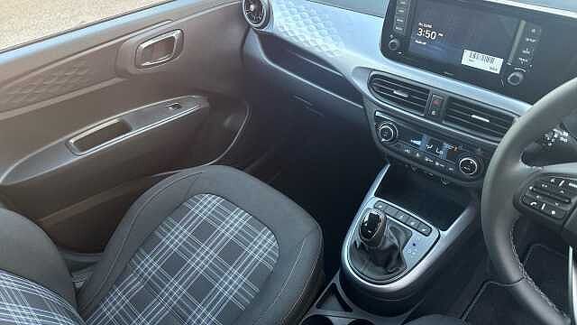 Hyundai i10 1.2 [79] Premium 5dr Auto [Nav] Petrol Hatchback