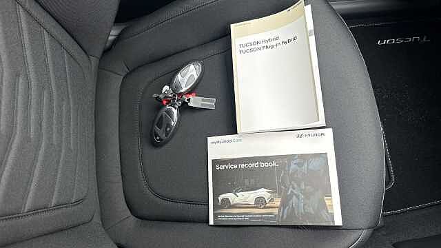 Hyundai TUCSON 1.6T 239 Hybrid Black Line 5dr Auto Hybrid Estate