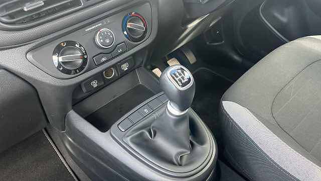 Hyundai i10 1.0 Advance 5dr Petrol Hatchback