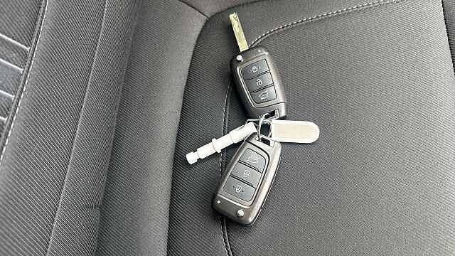 Hyundai TUCSON 1.6 TGDi Hybrid 230 SE Connect 5dr 2WD Auto Hybrid Estate Grey